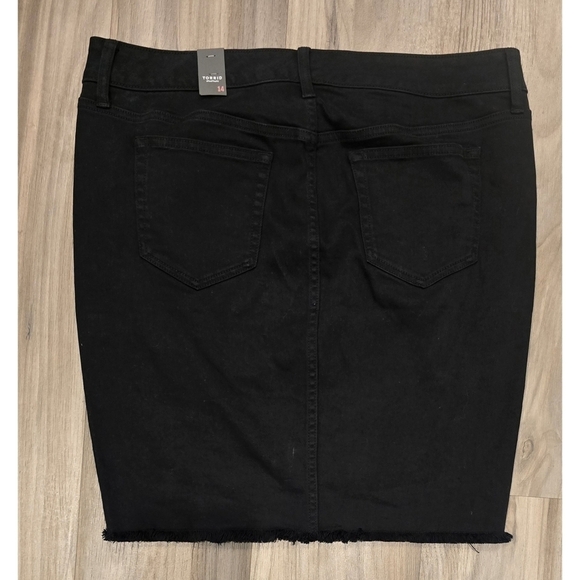 NWT Torrid Feel the Fit High Waist Distressed Denim Mini Skirt - Plus Size 14 - Picture 5 of 7